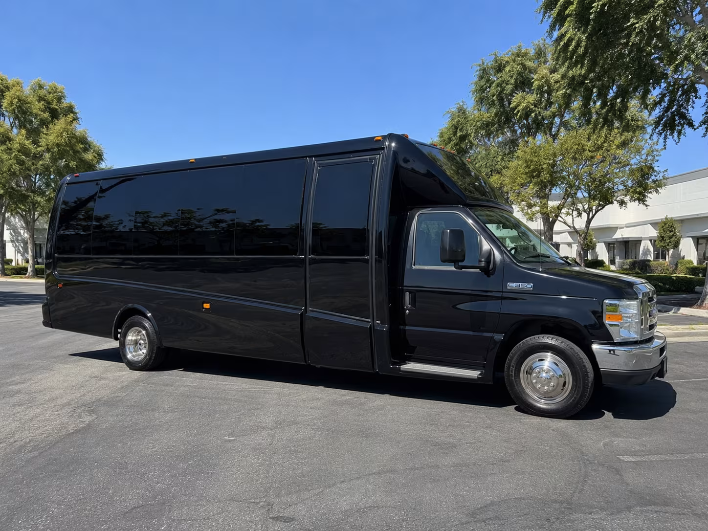 san antonio corporate retreat shuttle bus rentals
